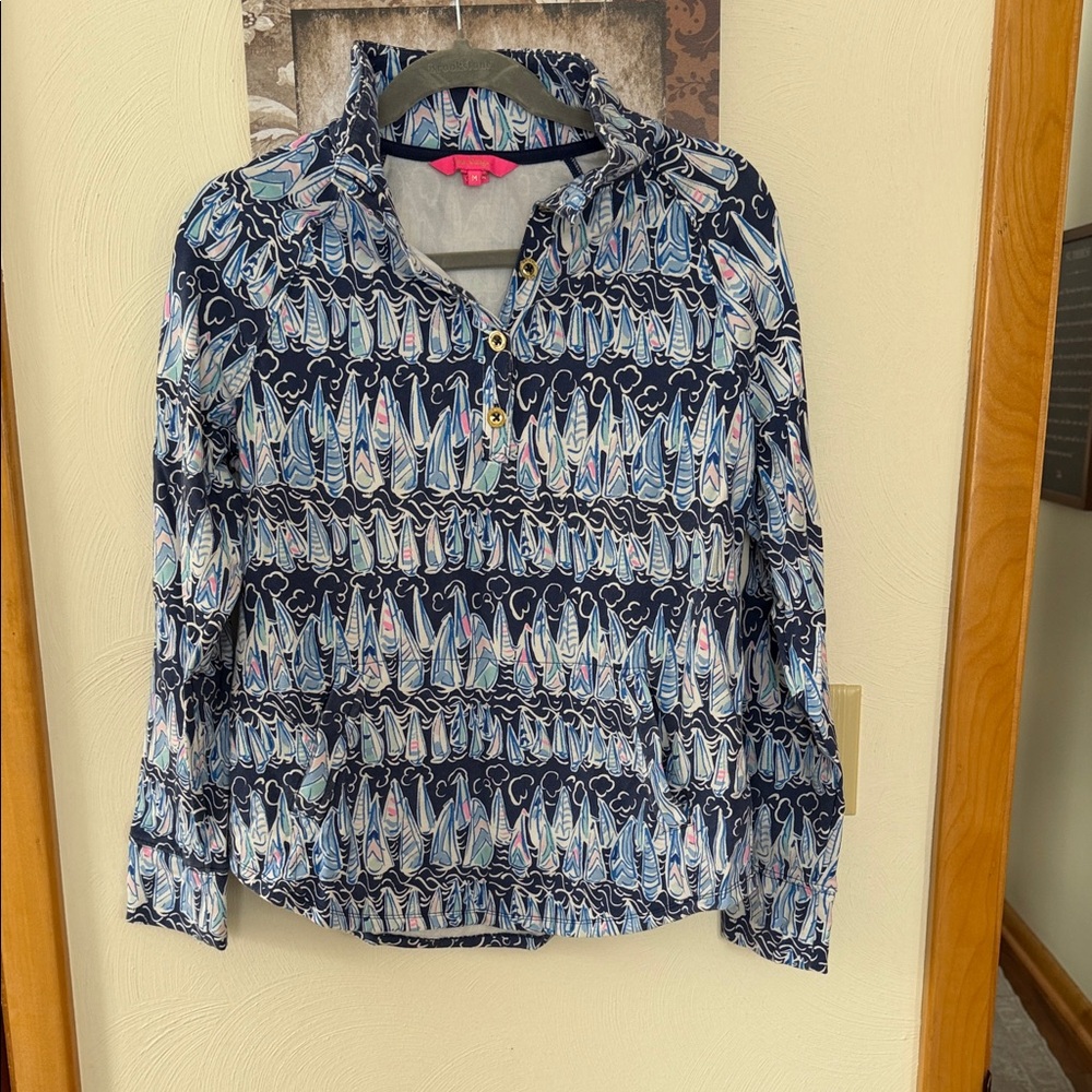 Lilly Pulitzer blue sailboat popover quarter button top with front pocket